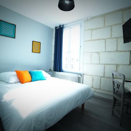 Hotel De La Gare Chateau-du-Loir Bagian luar foto
